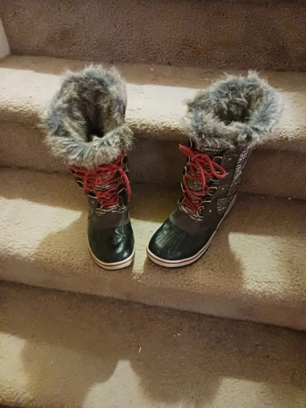 Sorel Women's Brown and Black Faux Fur Winter Boots with Red Laces